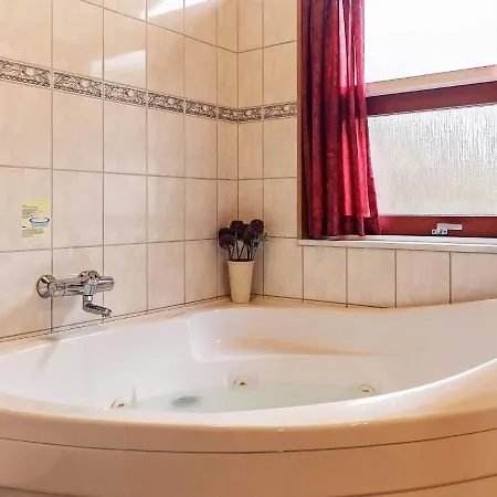 8 Person Holiday In V Ggerl Se * Bøtø By